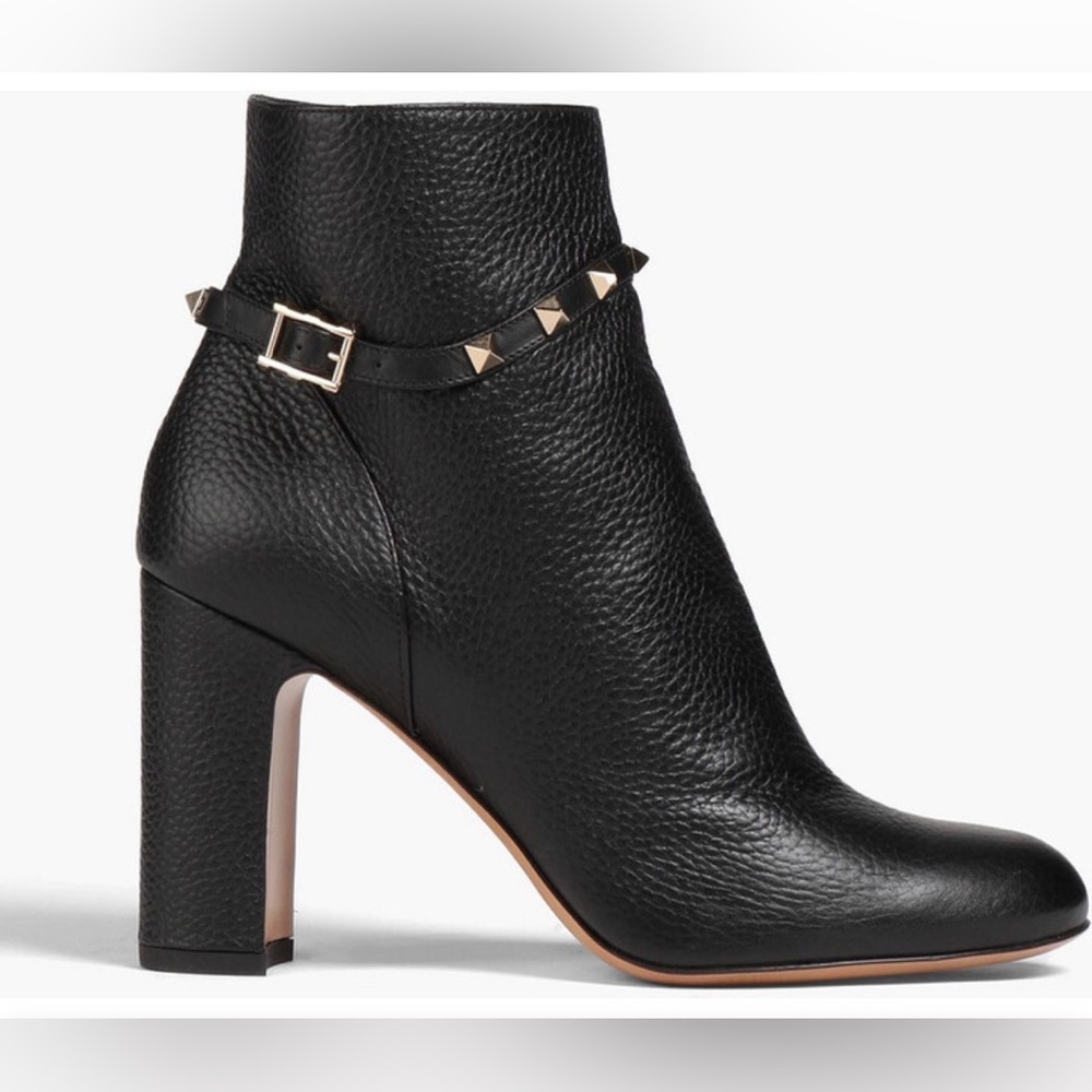 Valentino Garavani Rockstud pebbled-leather ankle strap